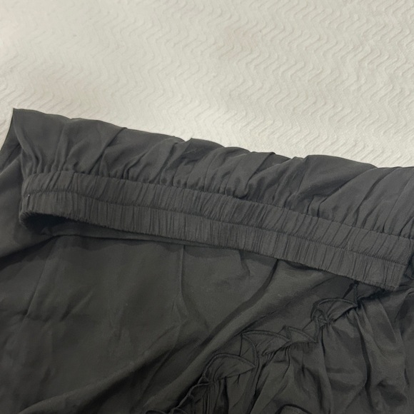 Chic Black Asymmetrical Ruffle Skirt - Picture 4 of 5